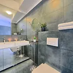 Villa Livingstone House *
