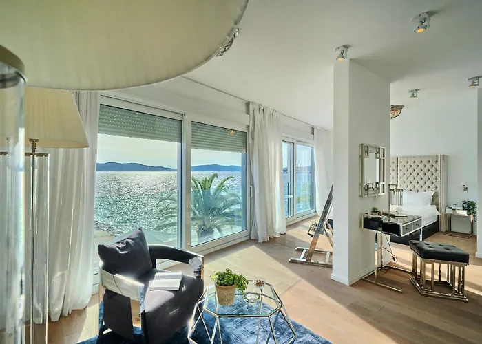 Villa Livingstone House *