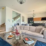 Villa Livingstone House *