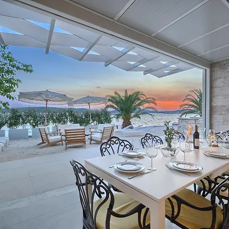 リヴィングストン ビーチ ハウス *