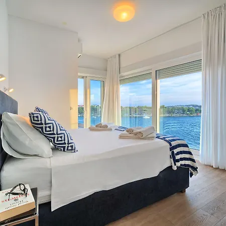 ヴィラ リヴィングストン ビーチ ハウス *