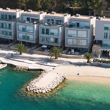 ヴィラ リヴィングストン ビーチ ハウス